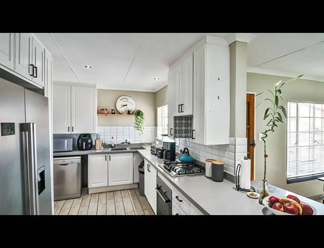 2 BEDROOM TOWNHOUSE FOR SALE IN HIGHVELD